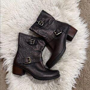 Earth Denali Altitude Metallic Bronze Leather
Womens Brown Mid Calf Boots 9.5